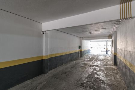 Apartamento à venda com 72m², 2 quartos e 1 vagaÁrea comum - Portão da garagem