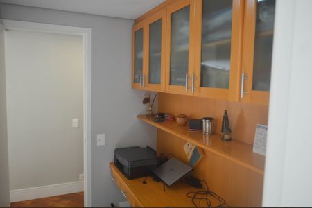 Apartamento à venda com 93m², 3 quartos e sem vaga Apartamento à venda com 93m², 3 quartos e sem vagaEscritório