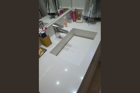 Apartamento à venda com 93m², 3 quartos e sem vaga Apartamento à venda com 93m², 3 quartos e sem vagaSuíte Banheiro