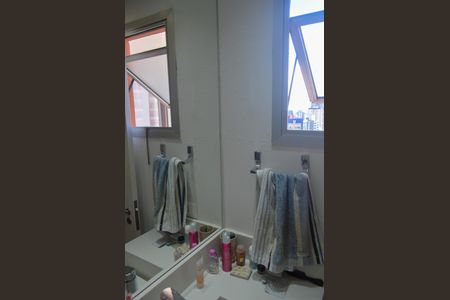 Apartamento à venda com 93m², 3 quartos e sem vaga Apartamento à venda com 93m², 3 quartos e sem vagaSuíte Banheiro