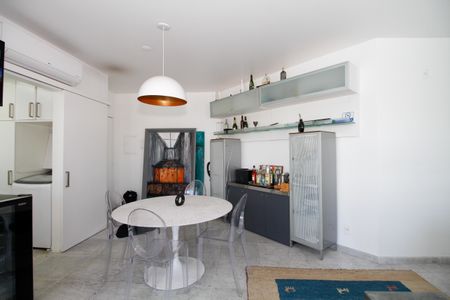 Apartamento à venda com 143m², 3 quartos e 3 vagas Apartamento à venda com 143m², 3 quartos e 3 vagasSala