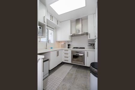 Apartamento à venda com 143m², 3 quartos e 3 vagas Apartamento à venda com 143m², 3 quartos e 3 vagasCozinha