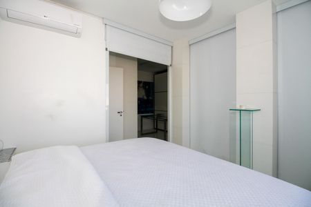 Apartamento à venda com 143m², 3 quartos e 3 vagas Apartamento à venda com 143m², 3 quartos e 3 vagasSuíte