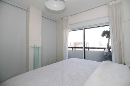 Apartamento à venda com 143m², 3 quartos e 3 vagas Apartamento à venda com 143m², 3 quartos e 3 vagasSuíte