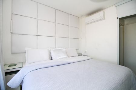 Apartamento à venda com 143m², 3 quartos e 3 vagas Apartamento à venda com 143m², 3 quartos e 3 vagasSuíte