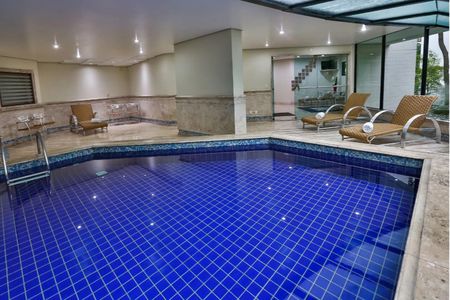 Apartamento à venda com 143m², 3 quartos e 3 vagas Apartamento à venda com 143m², 3 quartos e 3 vagasÁrea Comum - Piscina