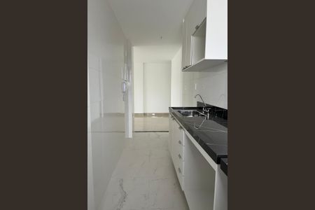Apartamento à venda com 74m², 2 quartos e 1 vagaCozinha 