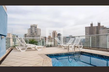 Studio à venda com 35m², 1 quarto e 1 vaga Studio à venda com 35m², 1 quarto e 1 vagaPiscina