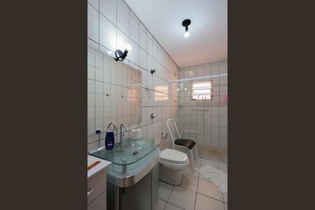 Casa à venda com 171m², 3 quartos e 2 vagas Casa à venda com 171m², 3 quartos e 2 vagasBanheiro social