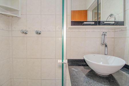 Apartamento para alugar com 65m², 2 quartos e sem vagaBanheiro