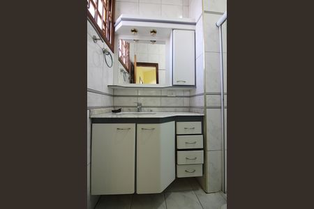 Casa à venda com 146m², 3 quartos e 2 vagasBanheiro da Suíte