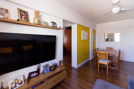 Apartamento à venda com 70m², 2 quartos e sem vagaSala