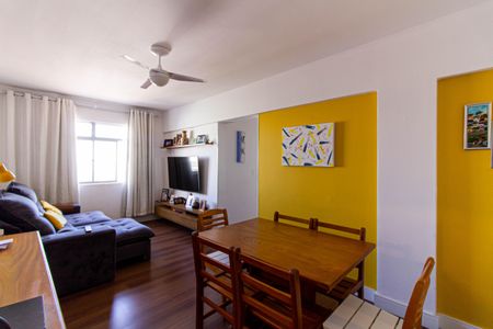 Apartamento à venda com 70m², 2 quartos e sem vagaSala