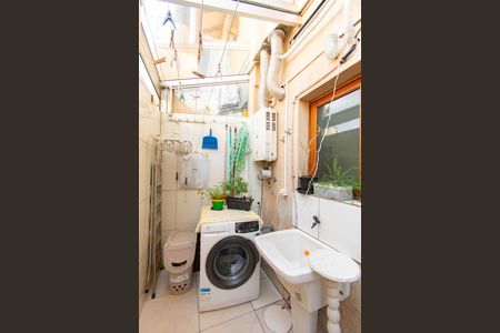 Casa de condomínio à venda com 86m², 3 quartos e 1 vagaÁrea de Serviço