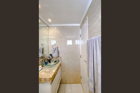 Apartamento à venda com 115m², 4 quartos e 2 vagasBanheiro da Suíte