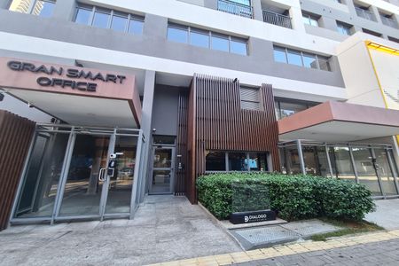 Studio para alugar com 28m², 1 quarto e sem vaga Studio para alugar com 28m², 1 quarto e sem vagaFachada