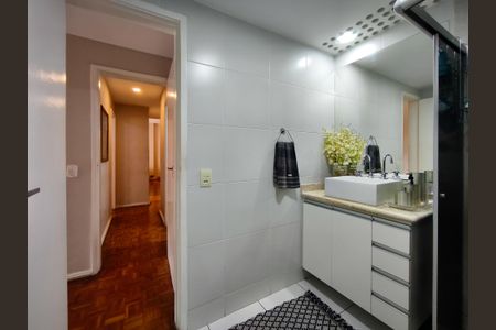 Apartamento à venda com 124m², 3 quartos e 2 vagasBanheiro da Suíte