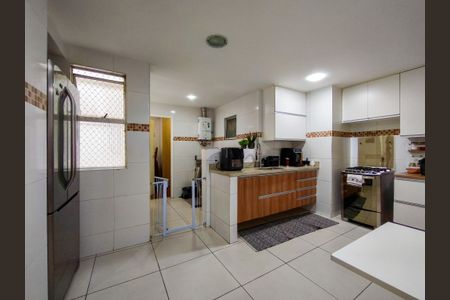 Apartamento à venda com 124m², 3 quartos e 2 vagasCozinha