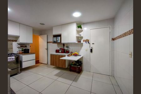 Apartamento à venda com 124m², 3 quartos e 2 vagasCozinha