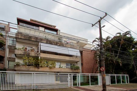Apartamento à venda com 274m², 4 quartos e 5 vagas Apartamento à venda com 274m², 4 quartos e 5 vagasFachada