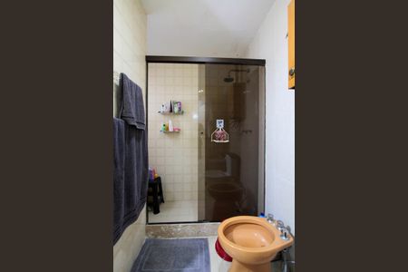 Apartamento à venda com 274m², 4 quartos e 5 vagas Apartamento à venda com 274m², 4 quartos e 5 vagasBanheiro da Suíte 2