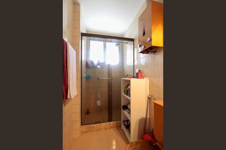 Apartamento à venda com 274m², 4 quartos e 5 vagas Apartamento à venda com 274m², 4 quartos e 5 vagasBanheiro da Suíte 1