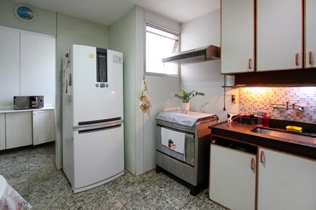 Apartamento à venda com 274m², 4 quartos e 5 vagas Apartamento à venda com 274m², 4 quartos e 5 vagasCozinha