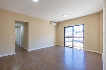 Apartamento à venda com 115m², 3 quartos e 2 vagasSala