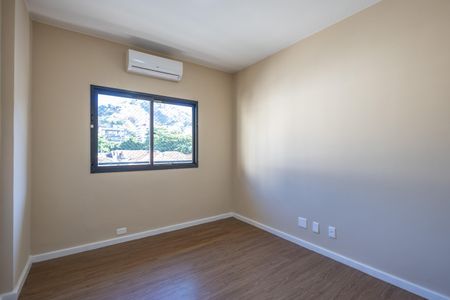 Apartamento à venda com 115m², 3 quartos e 2 vagasQuarto 2