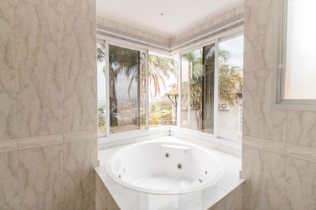 Casa à venda com 600m², 5 quartos e 2 vagasBanheiro da Suíte