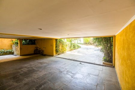 Casa à venda com 386m², 4 quartos e 4 vagasGaragem