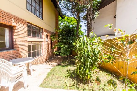 Casa à venda com 386m², 4 quartos e 4 vagasQuintal
