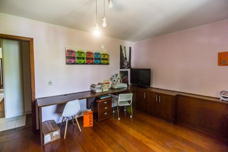 Casa à venda com 386m², 4 quartos e 4 vagasQuarto 