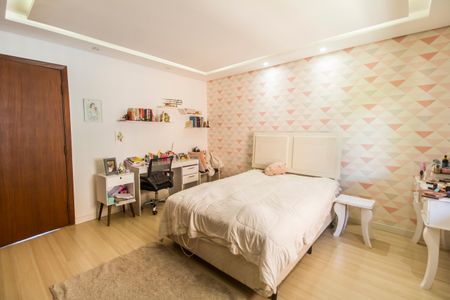 Casa à venda com 386m², 4 quartos e 4 vagasSuíte master 1