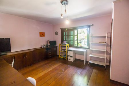 Casa à venda com 386m², 4 quartos e 4 vagasQuarto 