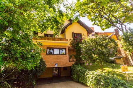 Casa à venda com 386m², 4 quartos e 4 vagasVista da Rua