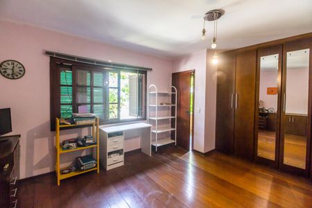 Casa à venda com 386m², 4 quartos e 4 vagasQuarto 