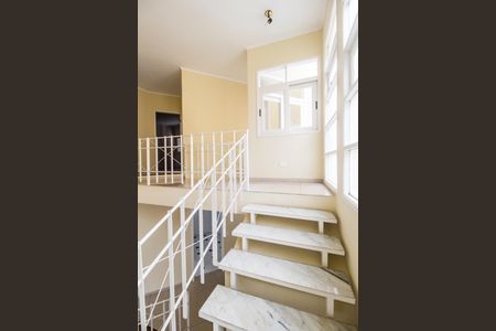 Casa à venda com 294m², 3 quartos e 2 vagasEscada