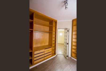 Casa à venda com 294m², 3 quartos e 2 vagasCloset da suíte 