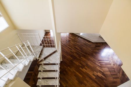 Casa à venda com 294m², 3 quartos e 2 vagasEscada