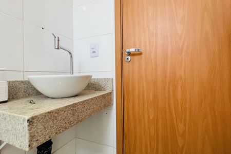 Apartamento para alugar com 38m², 2 quartos e sem vaga Apartamento para alugar com 38m², 2 quartos e sem vagaBanheiro