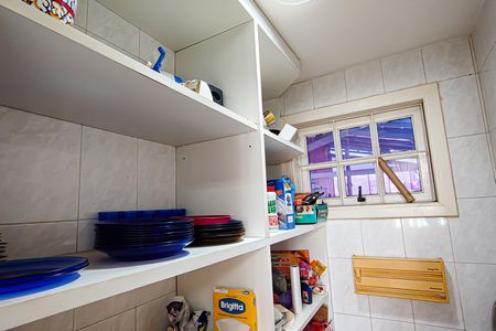 Casa de condomínio à venda com 264m², 4 quartos e 4 vagas Casa de condomínio à venda com 264m², 4 quartos e 4 vagasDespensa