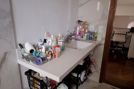 Apartamento à venda com 165m², 3 quartos e 2 vagas Apartamento à venda com 165m², 3 quartos e 2 vagasBanheiro 2