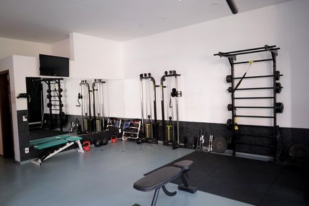 Apartamento à venda com 165m², 3 quartos e 2 vagas Apartamento à venda com 165m², 3 quartos e 2 vagasÁrea comum - Academia