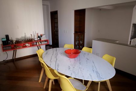 Apartamento à venda com 165m², 3 quartos e 2 vagas Apartamento à venda com 165m², 3 quartos e 2 vagasCopa