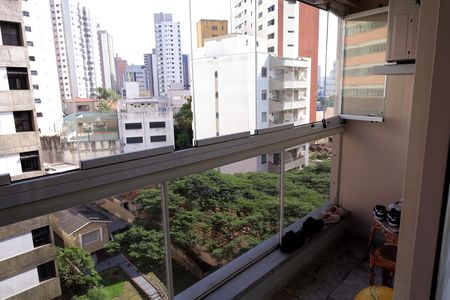 Apartamento à venda com 165m², 3 quartos e 2 vagas Apartamento à venda com 165m², 3 quartos e 2 vagasSacada sala 1