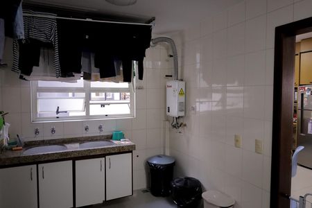 Apartamento à venda com 165m², 3 quartos e 2 vagas Apartamento à venda com 165m², 3 quartos e 2 vagasÁrea de Serviço