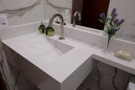 Apartamento à venda com 165m², 3 quartos e 2 vagas Apartamento à venda com 165m², 3 quartos e 2 vagasBanheiro 1