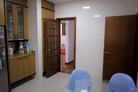 Apartamento à venda com 165m², 3 quartos e 2 vagas Apartamento à venda com 165m², 3 quartos e 2 vagasCozinha