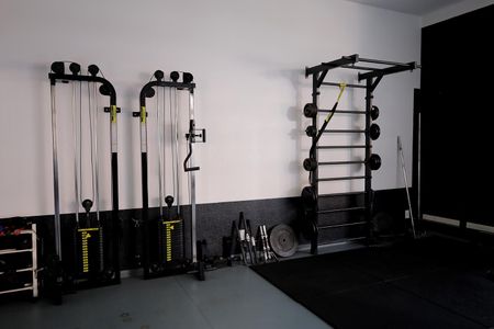 Apartamento à venda com 165m², 3 quartos e 2 vagas Apartamento à venda com 165m², 3 quartos e 2 vagasÁrea comum - Academia